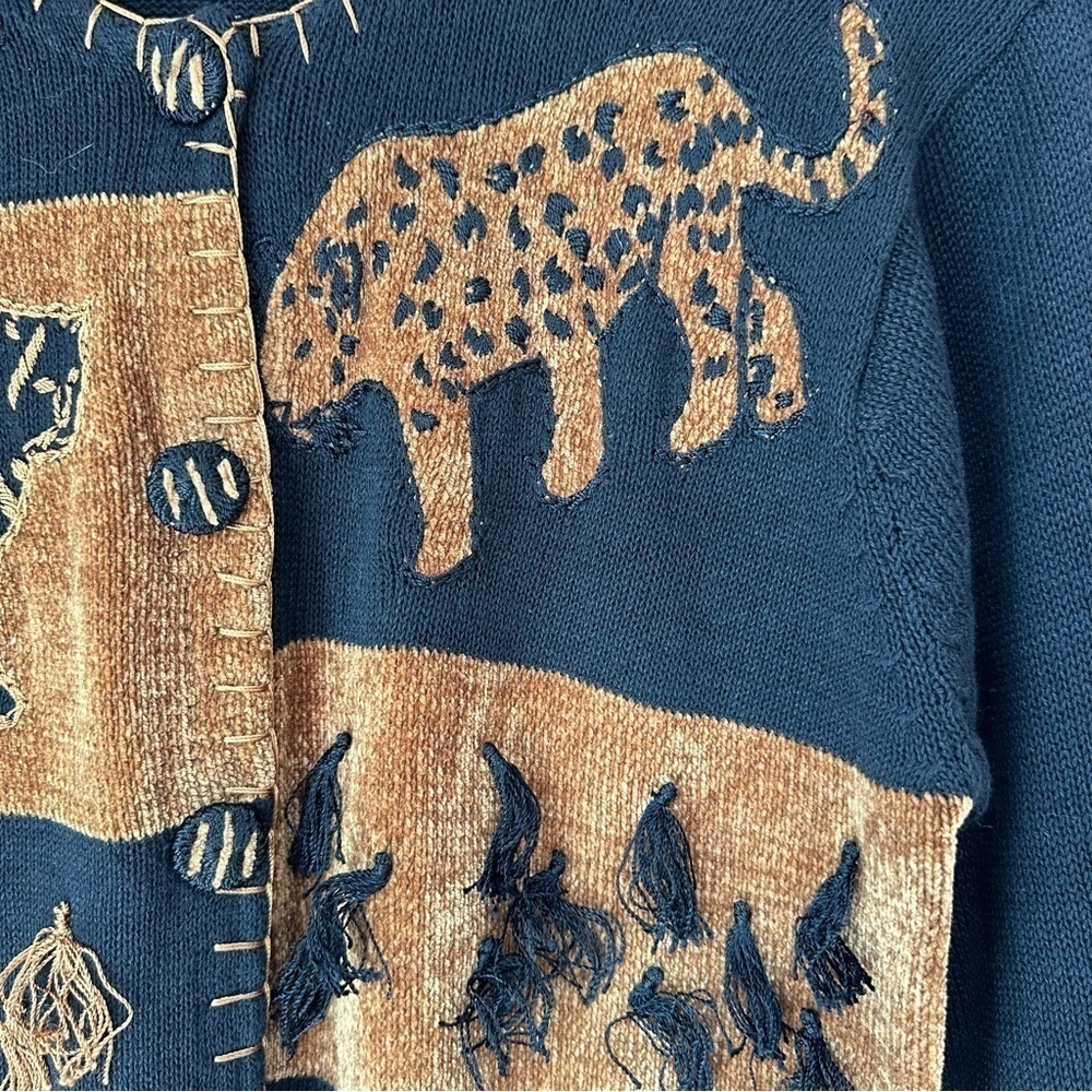 Safari Jungle Animals Long Sleeve Vintage Cardigan Sweater, Large - Picture 8 of 10